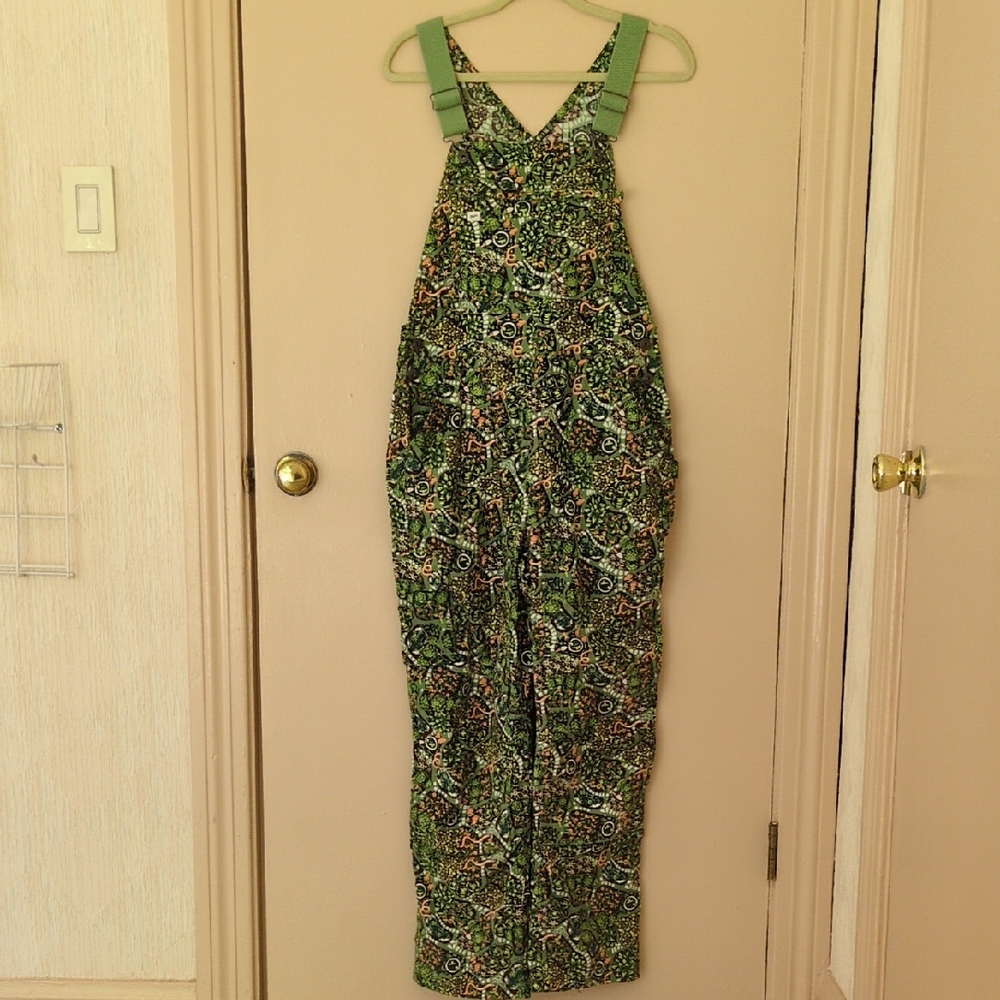 Duluth Trading Heirloom Overalls, green print, Size S with 29" inseam LIKE NEW